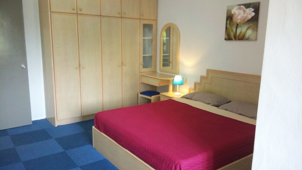YC's Apartment @ Bayu Emas — 4-Star Luxury Hotel in Batu Feringgi, Malaysia