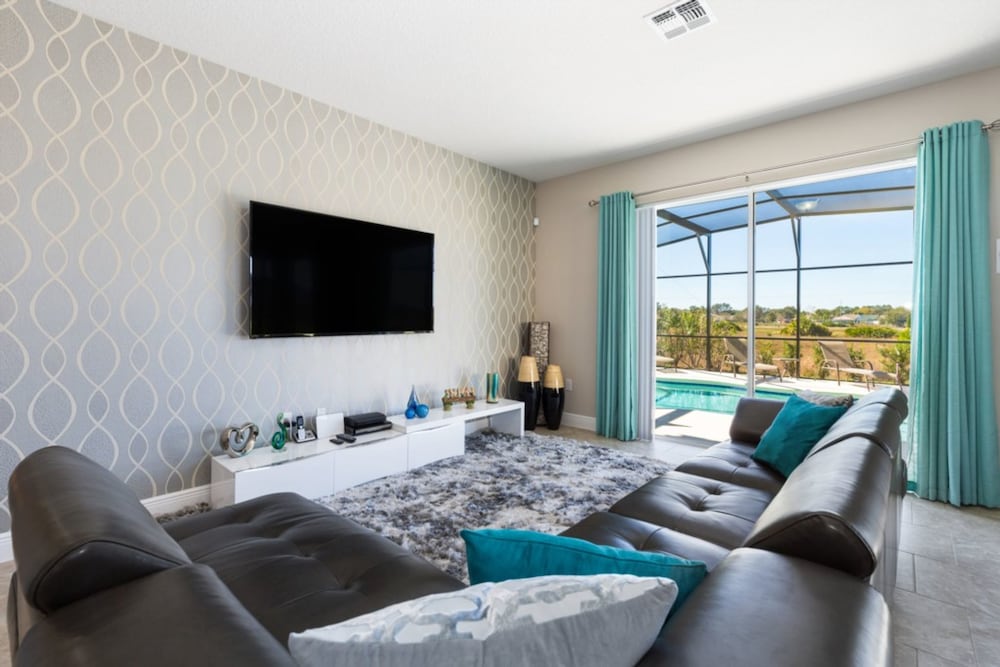 7 Bedrooms 5 Bathrooms Solterra 4103 Od - photo 32