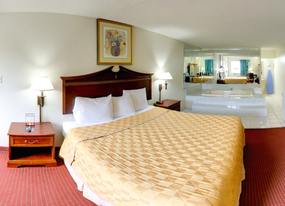 Econo Lodge Oyster Point — Newport News