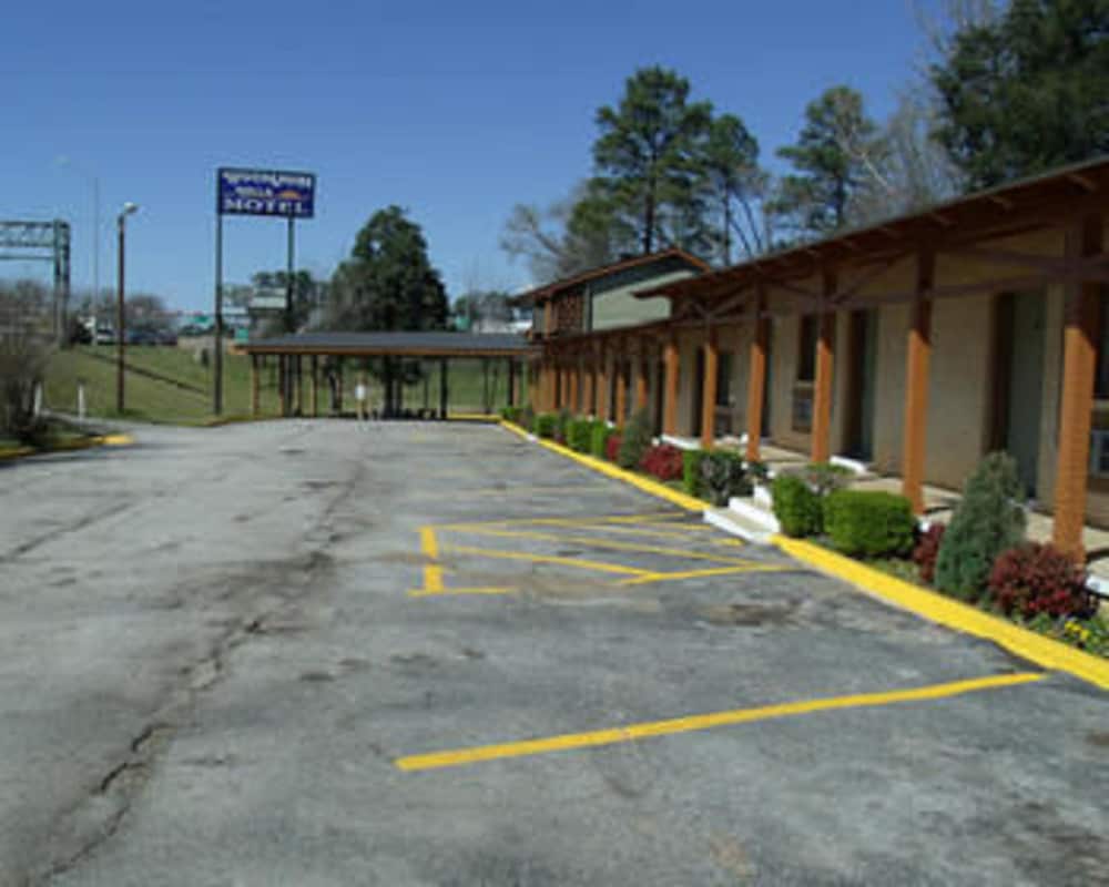 Woodlawn Hills Motel - photo 22