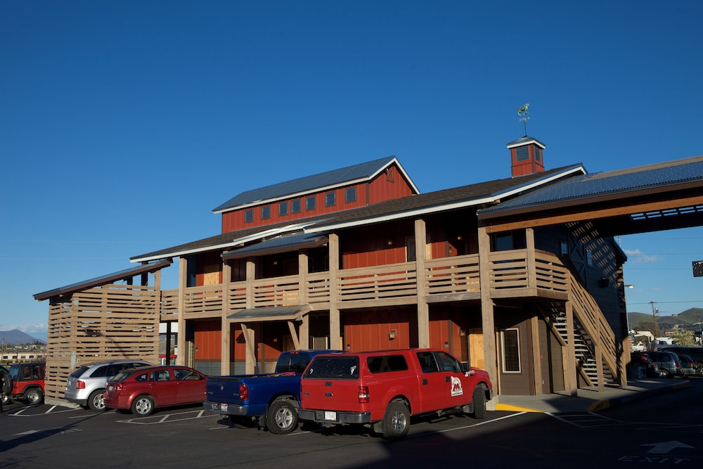 Cousins Country Inn - photo 92