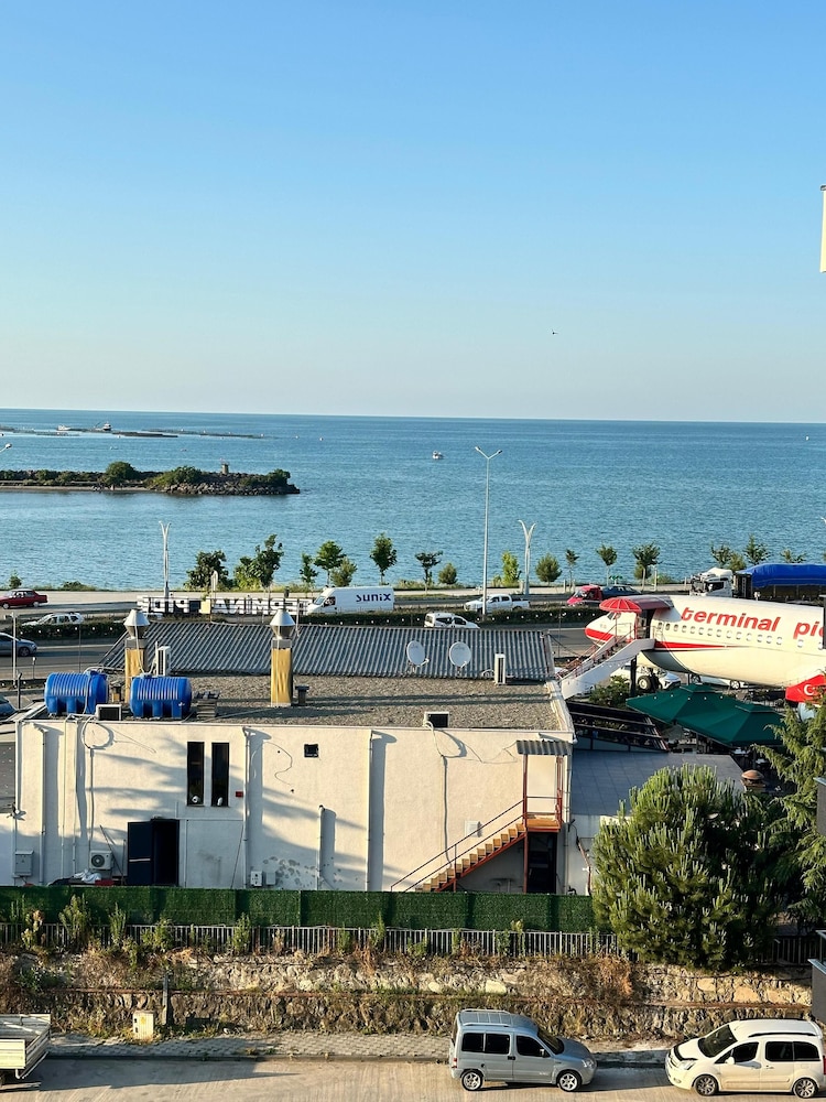 Bazalt Apart Hotel in Yomra, Turkey