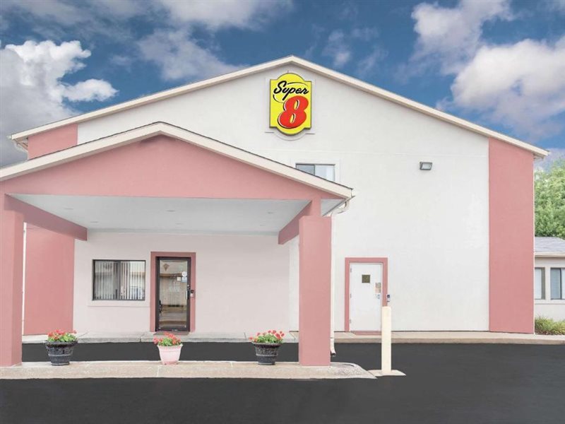 Super 8 by Wyndham East Moline — hotel in East Moline