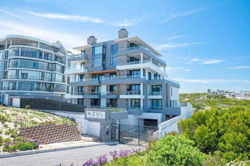 Luxury Beachfront Penthouse in Blouberg 402 Azul