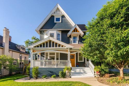 Historic Sophisticated Central Home in Omaha — 4-Star Luxury Hotel in Omaha, United States