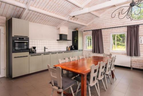 Familiehuis Met Hottub Trekkershutten 18 Pers — Wilsum