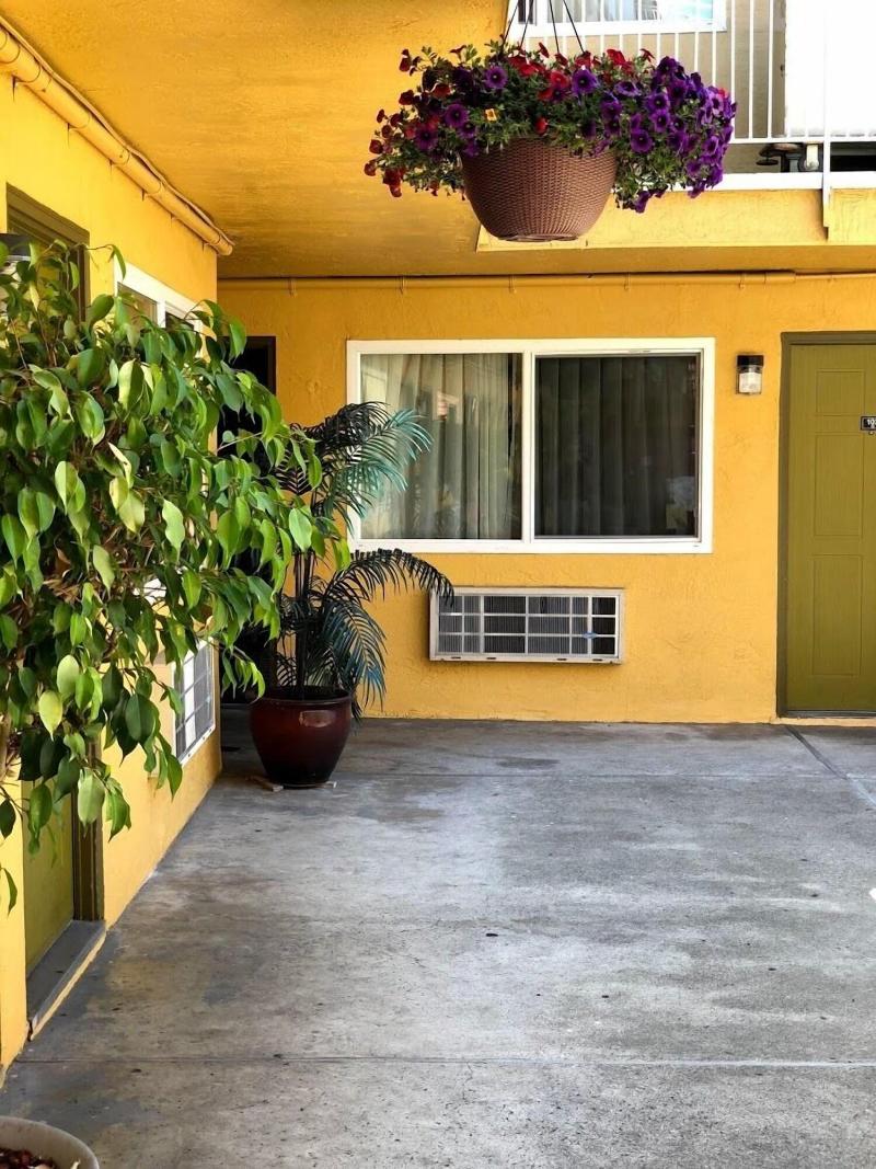 Imperial Inn Oakland - photo 4