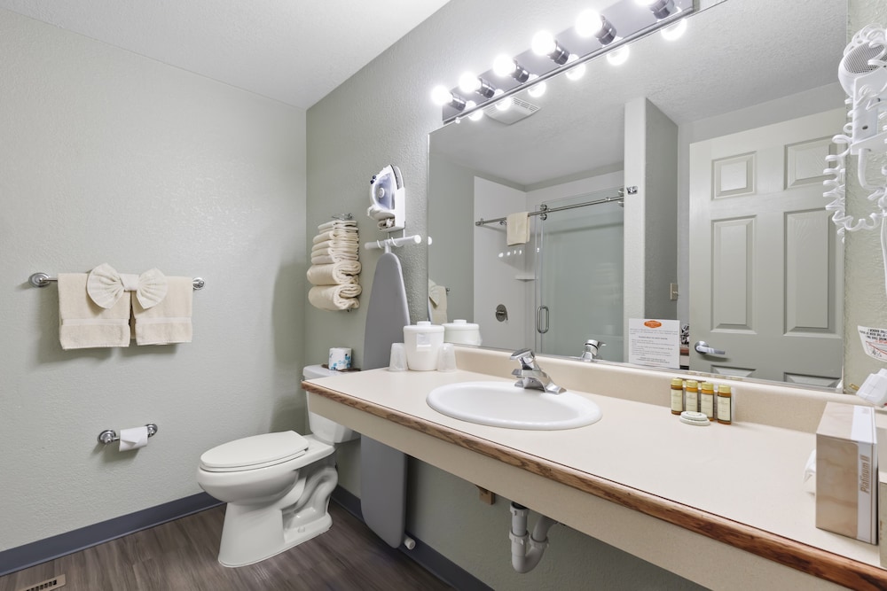 The Beach House Inn - photo 36