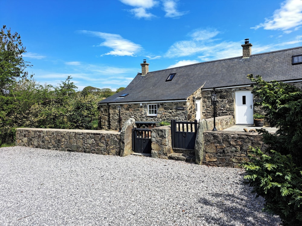 Tir Eironwy — 4-Star Luxury Hotel in Pwllheli, United Kingdom