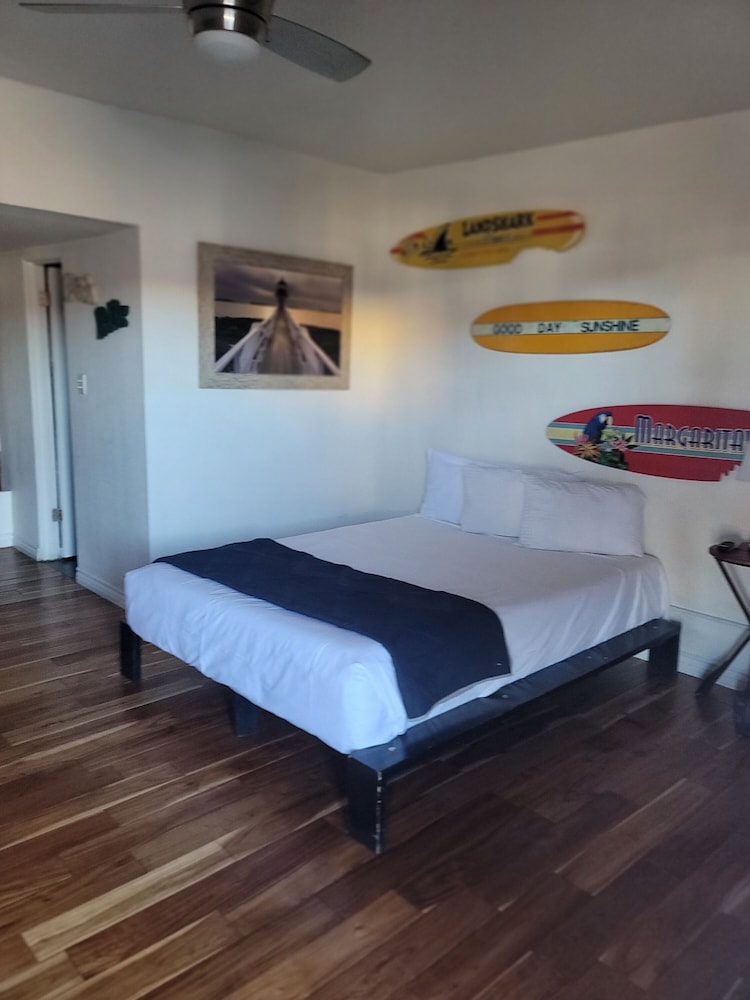 Desert Hills Motel - photo 40