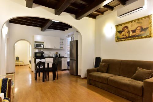 Elite Rome apartments 3 — 4-Star Luxury Hotel in Rome, Italy