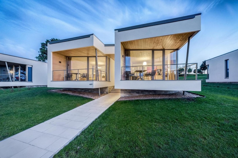 Apartmány Hrádeček — 4-Star Luxury Hotel in Mlade Buky, Czech Republic