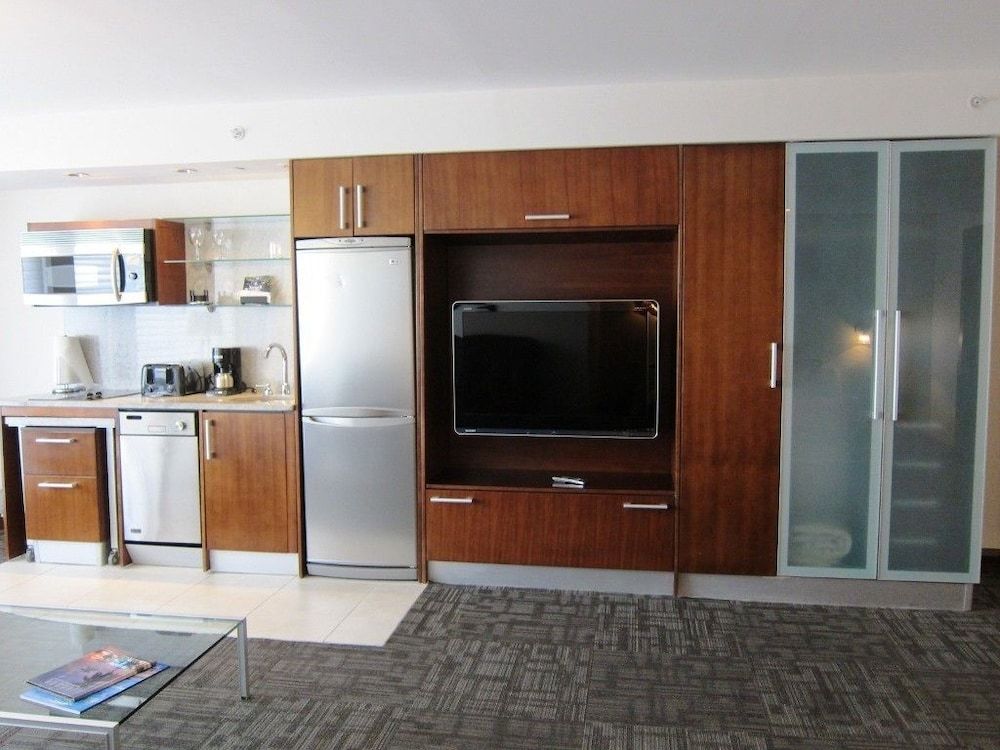Strand Ocean Drive Suites - photo 16