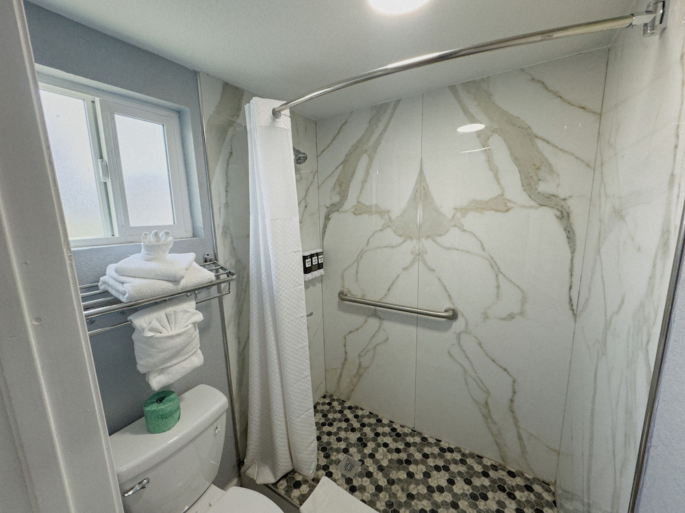 Sea Garden Inn - photo 35