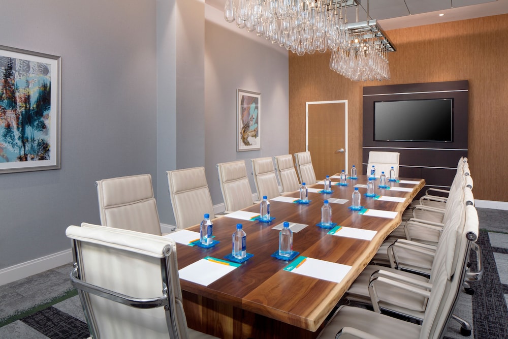Hotel Indigo Gainesville Celebration Pointe by IHG - photo 36