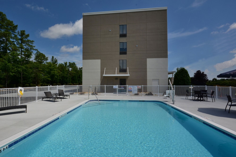 Holiday Inn Express & Suites Raleigh Durham Airport at RTP by IHG - photo 33