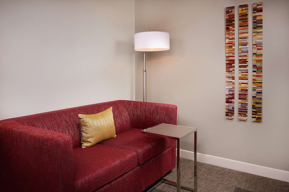Hampton Inn & Suites Phoenix Scottsdale on Shea Boulevard - photo 26