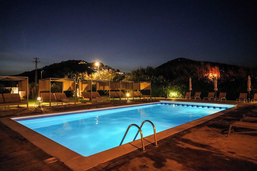 Ses Veles Ibiza House — 4-Star Luxury Hotel in Santa Eularia Des Riu, Spain