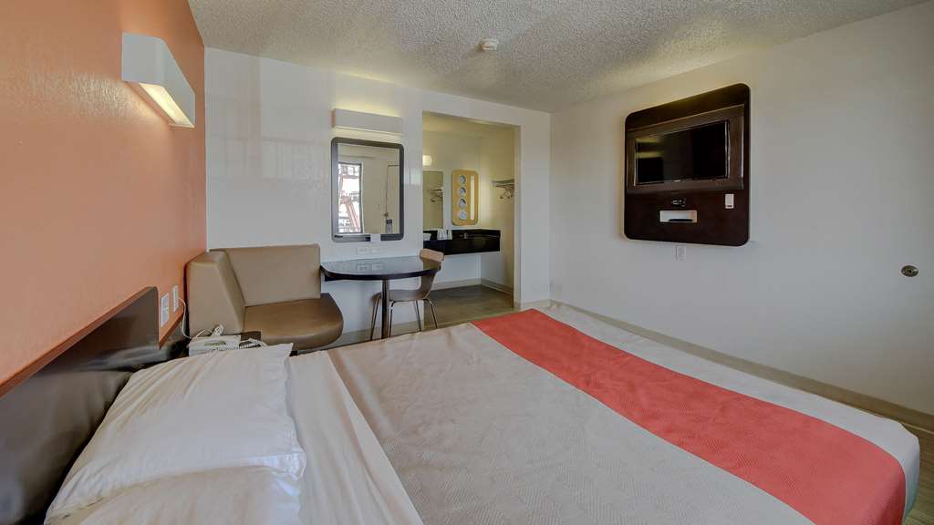Motel 6 San Antonio TX Fort Sam Houston - photo 11