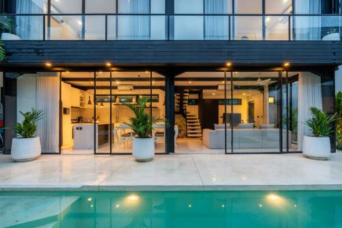 Villa Vantage 8 Umalas — 4-Star Luxury Hotel in Kerobokan, Indonesia