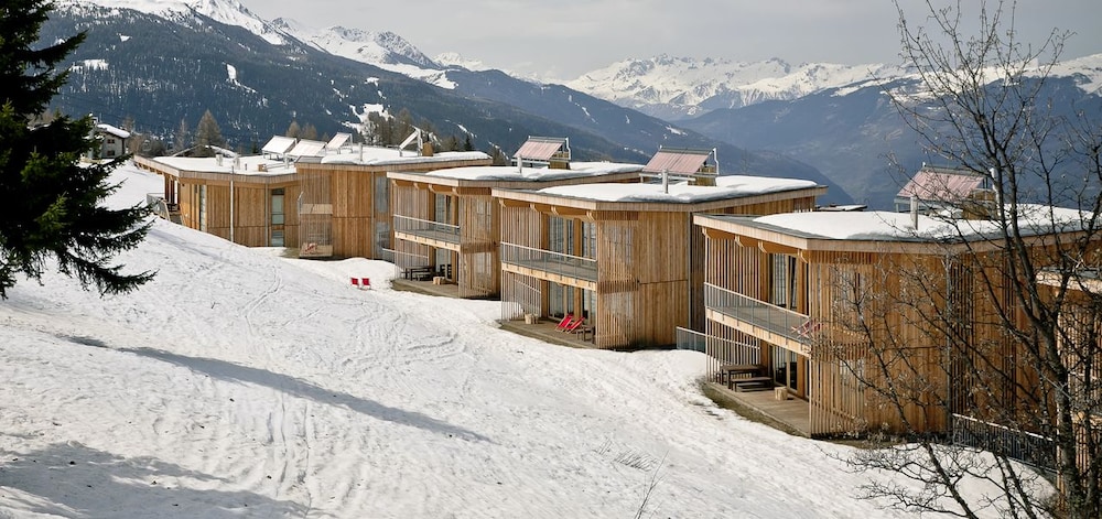 Aiguille Grive Chalets Hôtel — 4-Star Luxury Hotel in Bourg-Saint-Maurice, France