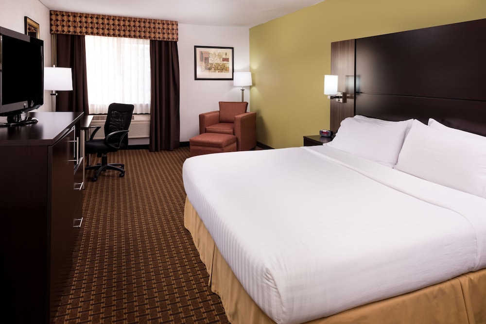 Holiday Inn Express & Suites Bucyrus by IHG - photo 13