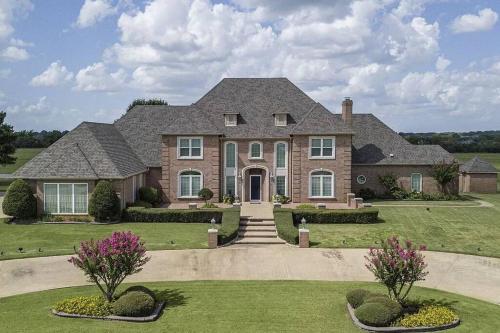 5 Bedroom Home To Texoma Lake And Casino — hotel in Durant