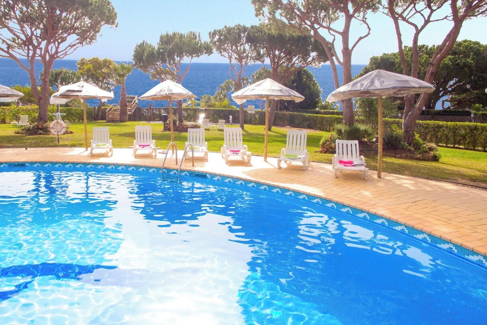 Apartamento Ipanema 3 — 4-Star Luxury Hotel in Albufeira, Portugal