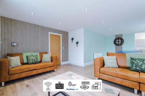 4 Bedroom House Sleeps 8 with Loft Bedroom and Pool Table in Hawarden — 4-Star Luxury Hotel in Hawarden, United Kingdom