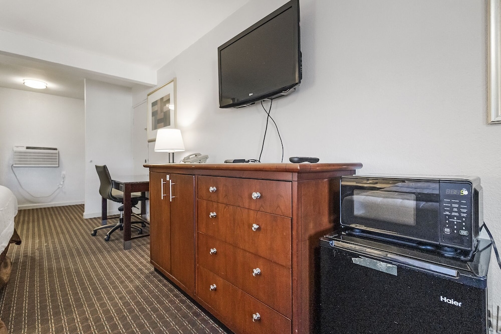 Heritage Inn Express Hayward - photo 16