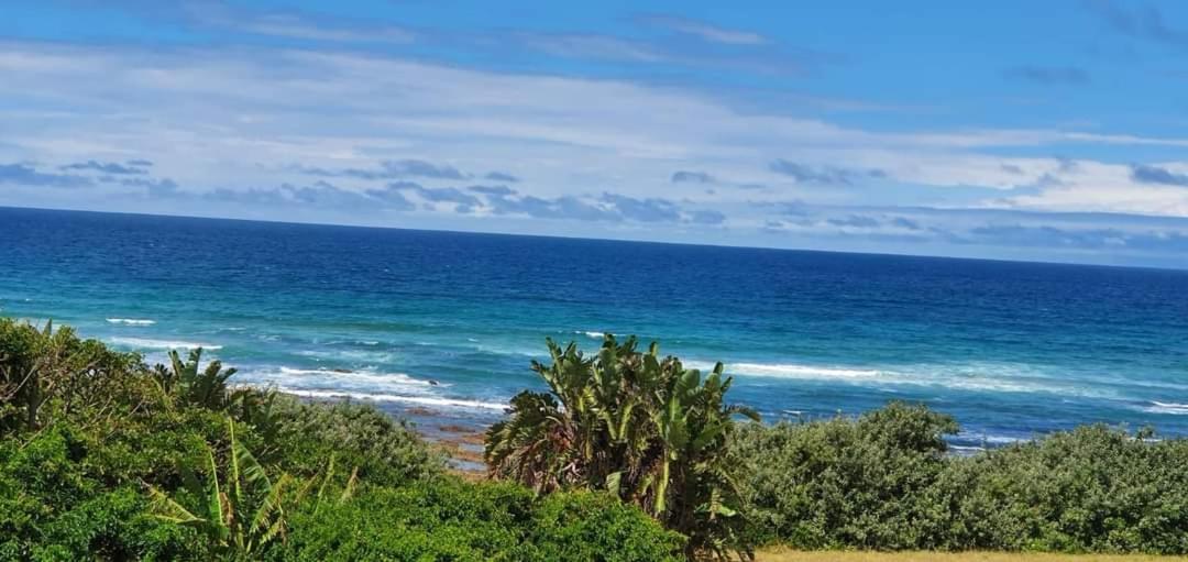 Beachfront Inn — hotel near King Phalo Airport