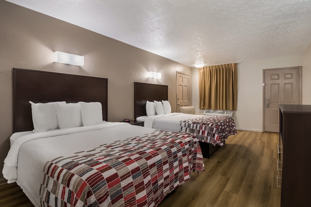 Red Roof Inn Crossville - photo 20
