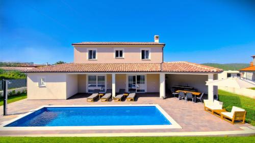 Villa Terrana — 4-Star Luxury Hotel in Rovinj, Croatia