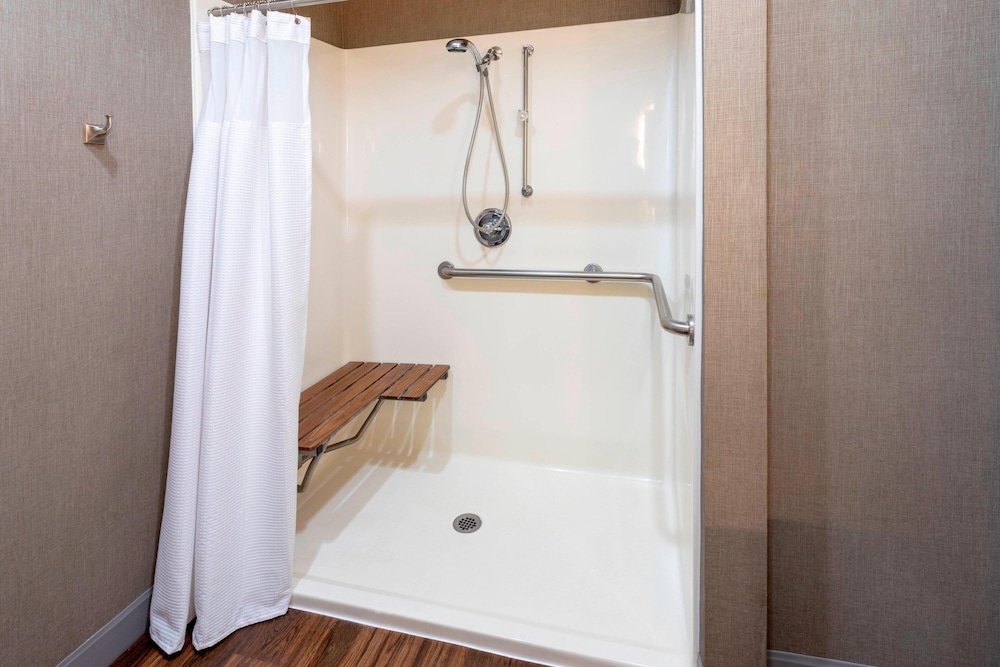 SpringHill Suites by Marriott Rochester Mayo Clinic St Marys - photo 17