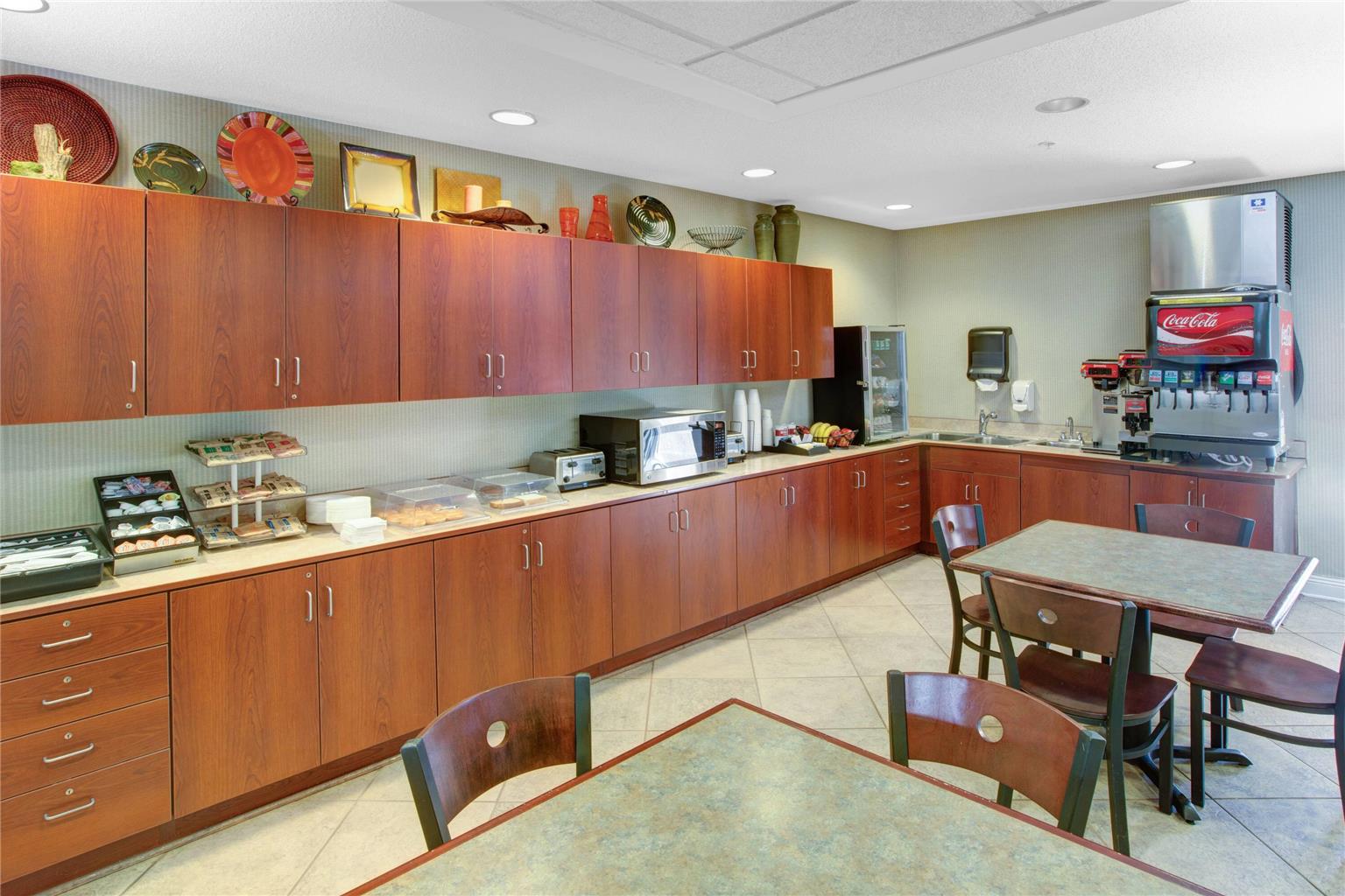 Microtel Inn & Suites by Wyndham Hattiesburg - photo 15
