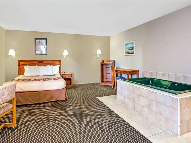 Super 8 by Wyndham Upland Ontario CA - photo 10