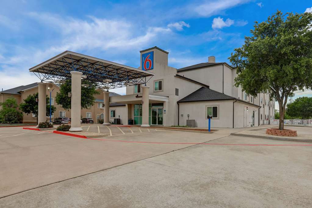 Motel 6 Weatherford TX - photo 2