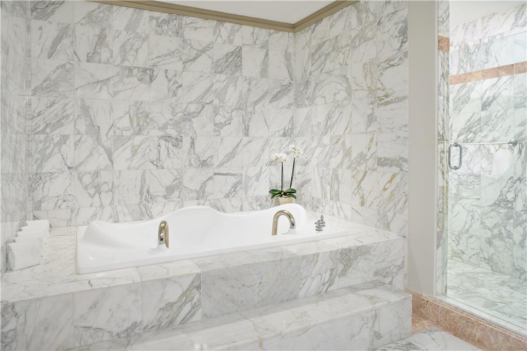 KICUN1_Presidential Suite_Bathroom.jpeg