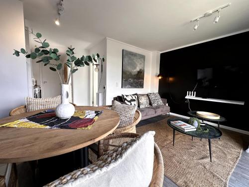 Central Castle Rock Retreat