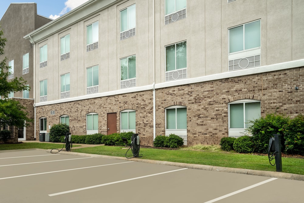 Holiday Inn Express and Suites Winona North by IHG - photo 55