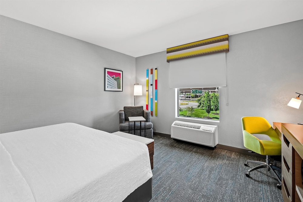 Hampton Inn Omaha West Dodge Road - photo 14