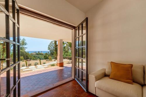 Villa Lentischio a pochi passi dal mare cristallino di Solanas — 4-Star Luxury Hotel in Solanas, Italy
