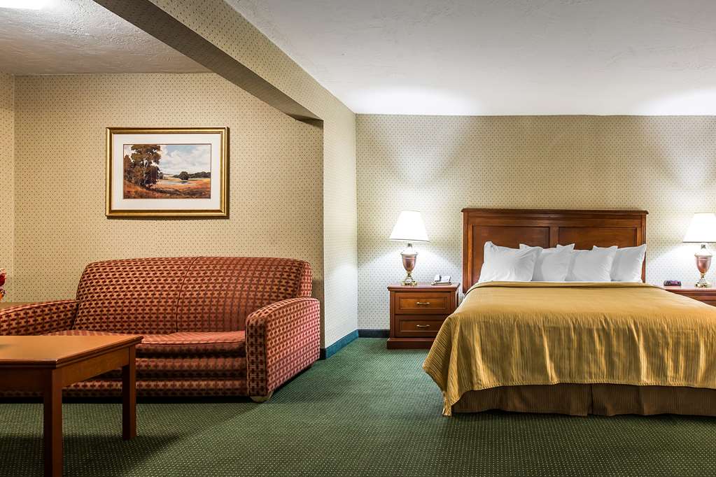 Quality Inn Near China Lake Naval Station - photo 30
