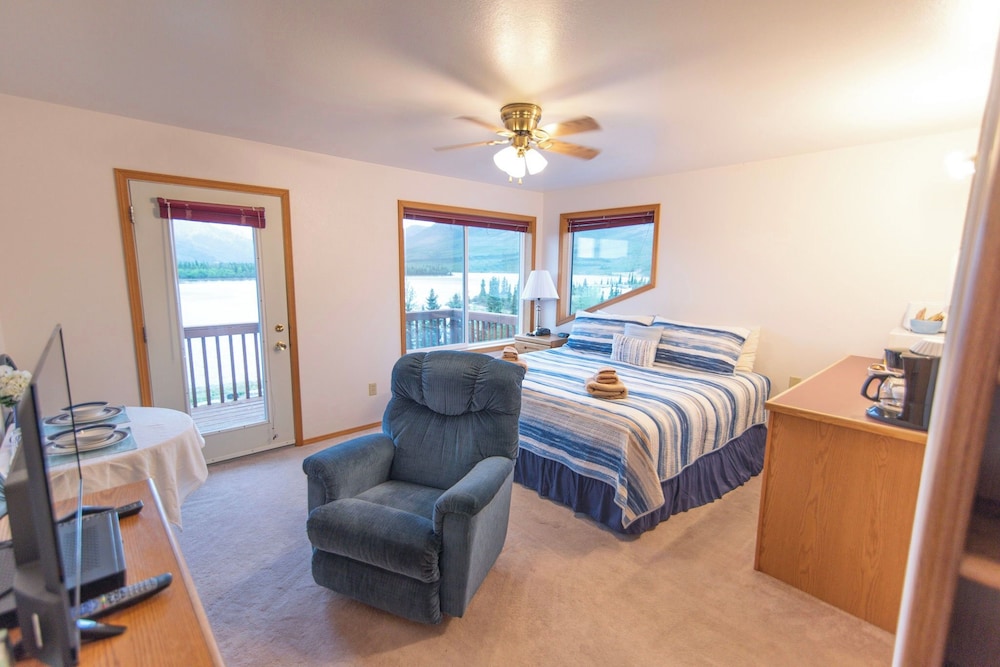 Denali Lakeview Inn - photo 3