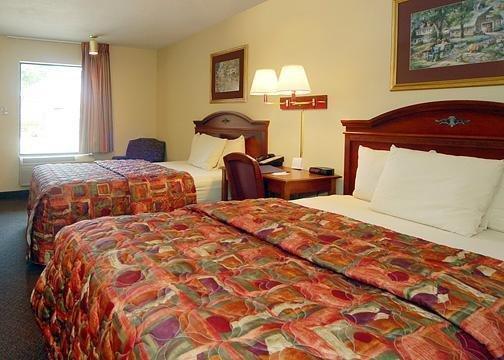 Econo Lodge Inn Suites — Waco