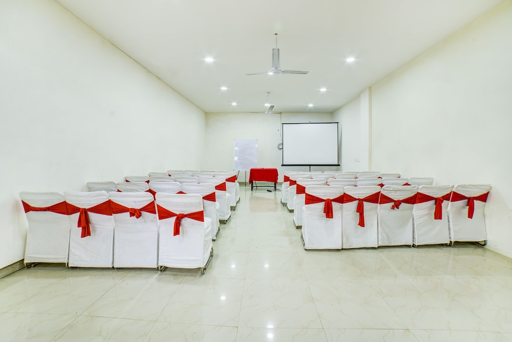 FabHotel Primero