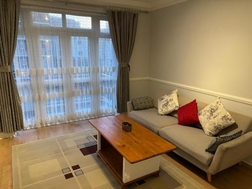 Bright 2 Bedroom Flat Close to City Centre — 4-Star Luxury Hotel in London, United Kingdom