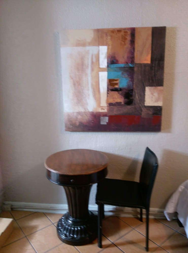 Monterey Inn Hotel - photo 14