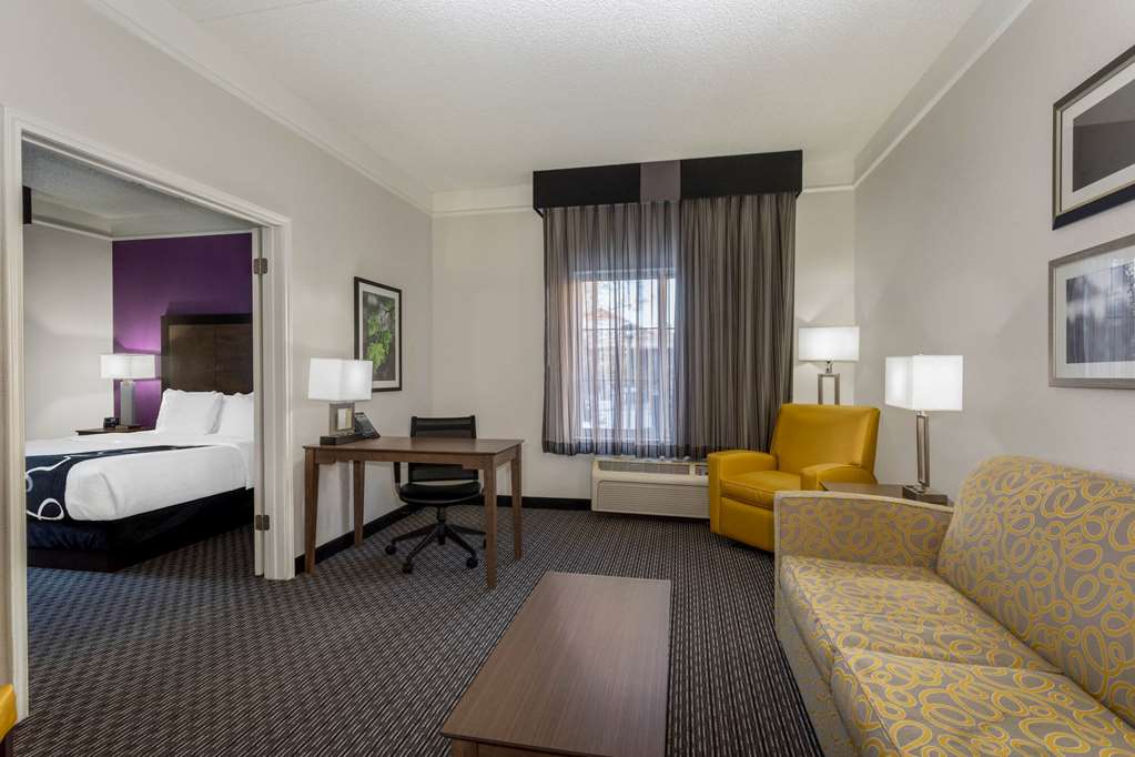 La Quinta Inn & Suites by Wyndham Denver Boulder Louisville - photo 20