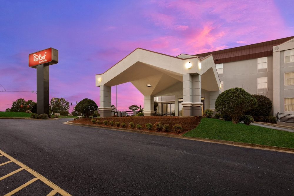 Red Roof Inn & Suites Newnan - photo 32